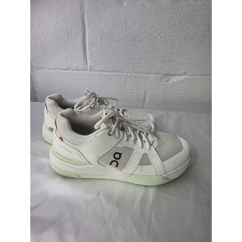 On The Roger Clubhouse Swiss Engine Women Size 9‎ White Light Green Tennis Shoes